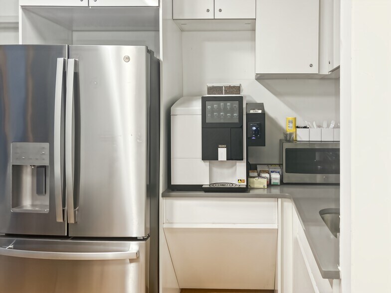 1500 Astor Ave, Bronx, NY à louer - Photo intérieure – Image 2 sur 17