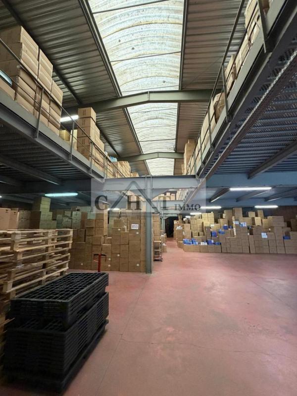 Industriel/Logistique dans Valenton à vendre Photo de l’immeuble– Image 1 sur 2