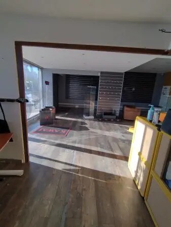 Local d’activités dans Perpignan à louer - Photo intérieure – Image 2 sur 4