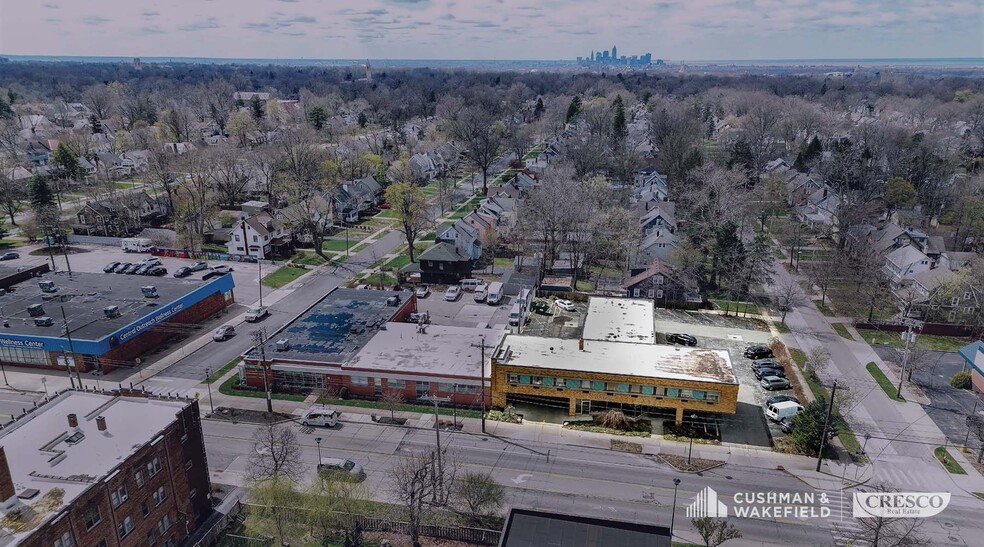 2000 Lee Rd, Cleveland Heights, OH à vendre - Photo de l’immeuble – Image 1 sur 8