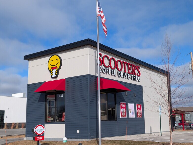 3626 W College Ave, Appleton, WI à vendre - Photo de l’immeuble – Image 3 sur 5