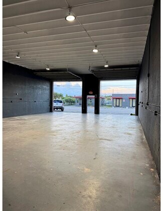 Plus de détails pour 5960-5992 SW 23rd St, West Park, FL - Local d'activités à louer