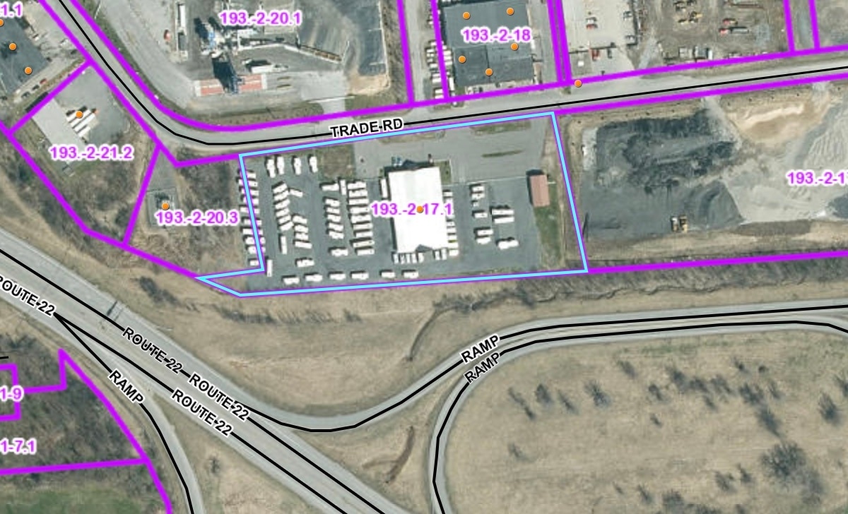 60 Trade Rd, Plattsburgh, NY à louer Aérien– Image 1 sur 6