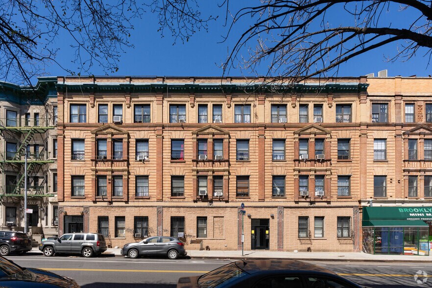 1430 Bedford Ave, Brooklyn, NY à vendre - Photo principale – Image 1 sur 5