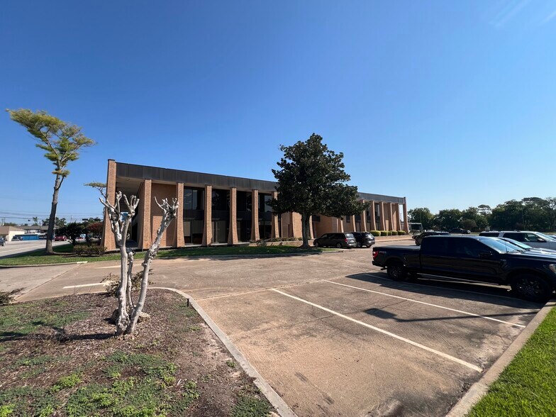 3400 Avenue H, Rosenberg, TX à vendre - Photo de l’immeuble – Image 3 sur 13