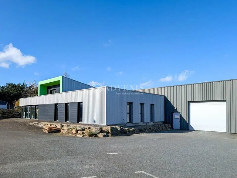 Local d’activités dans Saint-Malo à louer - Photo de l’immeuble – Image 2 sur 9