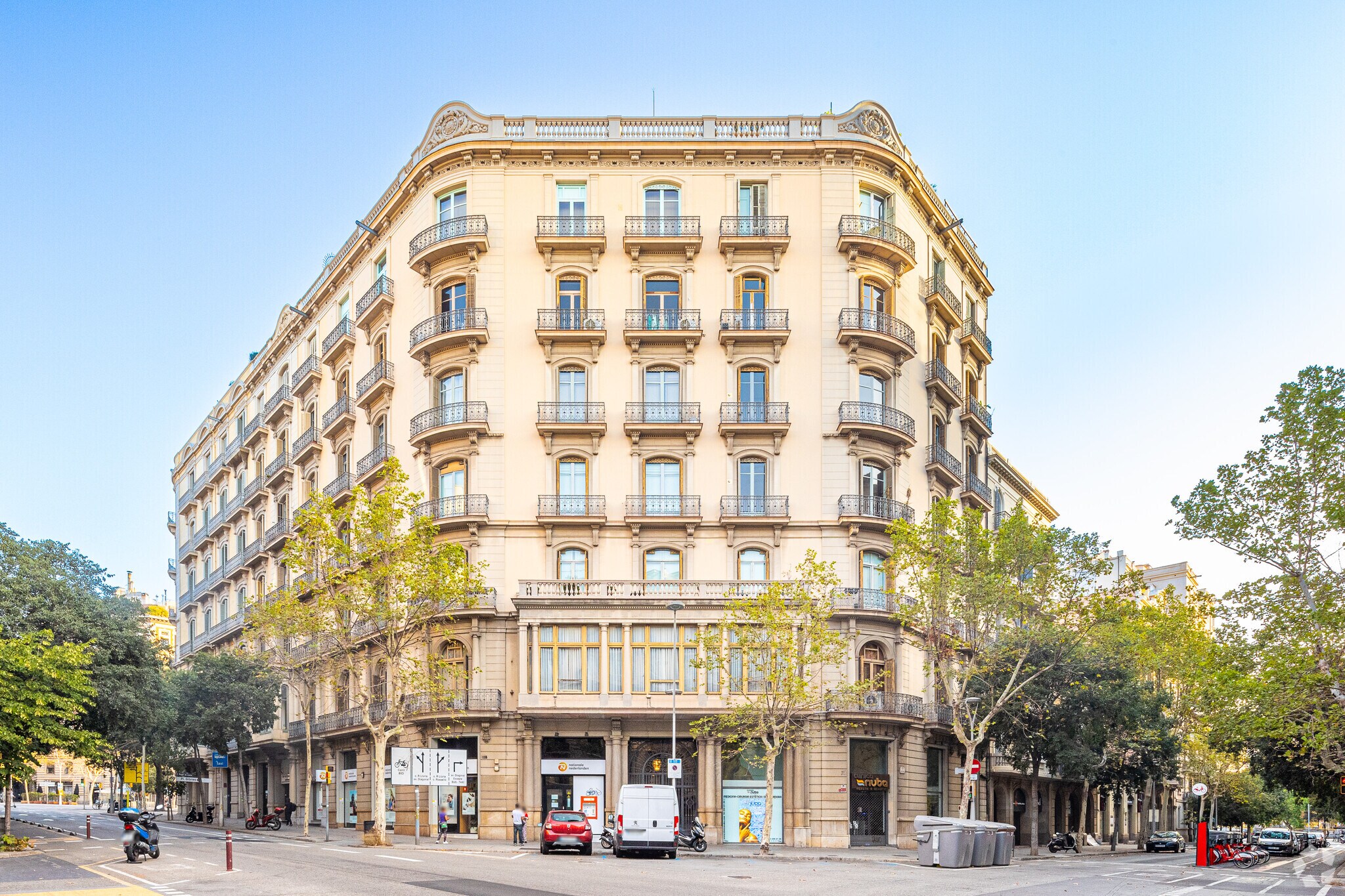 Bureau dans Barcelone, Barcelona à louer Photo principale– Image 1 sur 3