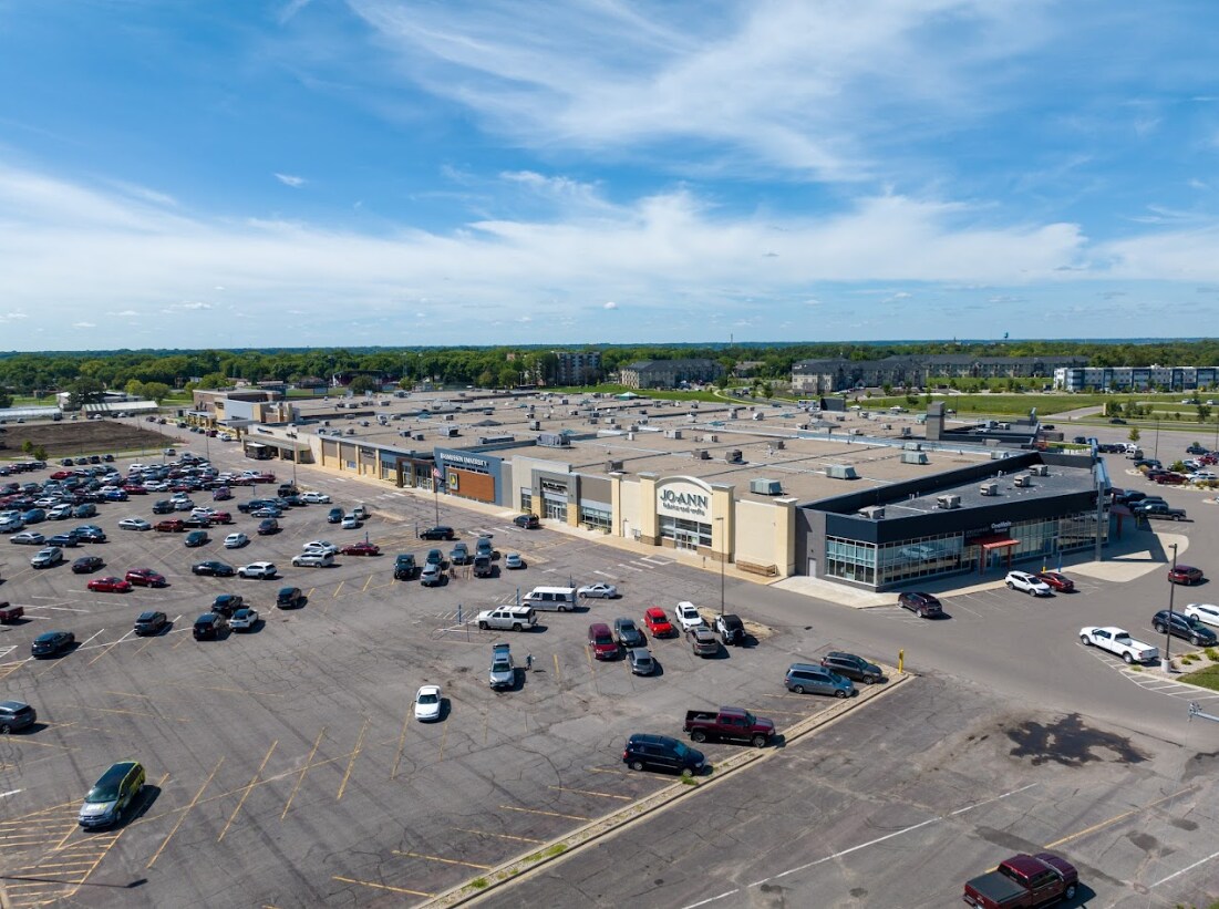 1400 E Madison Ave, Mankato, MN à louer Photo principale– Image 1 sur 4