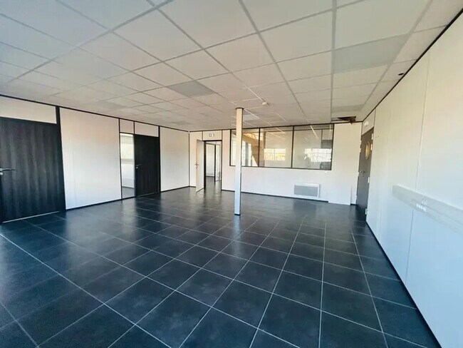Plus de détails pour Bureau à louer