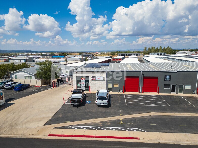 690 W Industrial Rd, Cedar City, UT à louer - Photo de l’immeuble – Image 2 sur 4