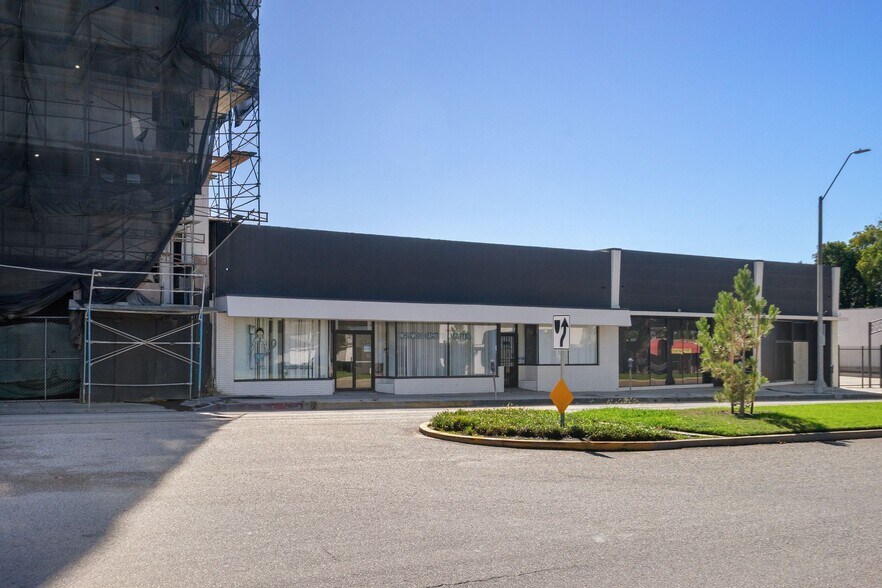 330-334 E Hillcrest Blvd, Inglewood, CA à vendre - Photo de l’immeuble – Image 3 sur 7