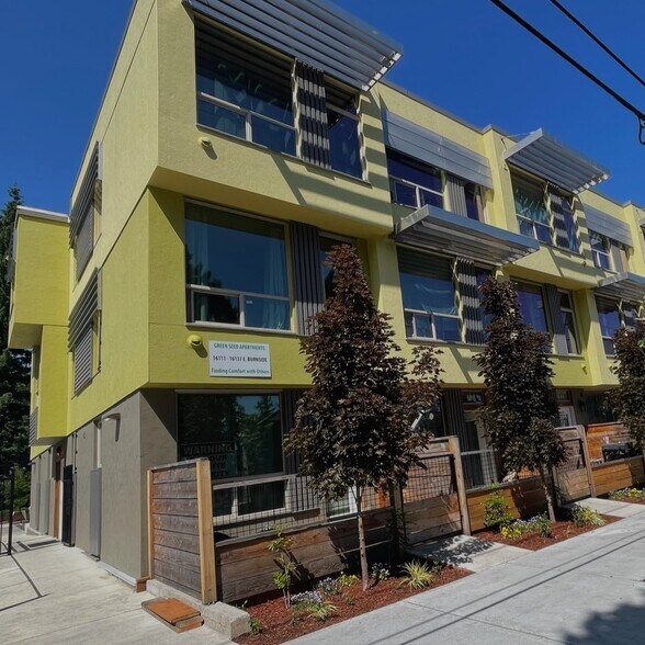 16111 E Burnside St, Portland, OR à vendre - Photo de l’immeuble – Image 2 sur 22