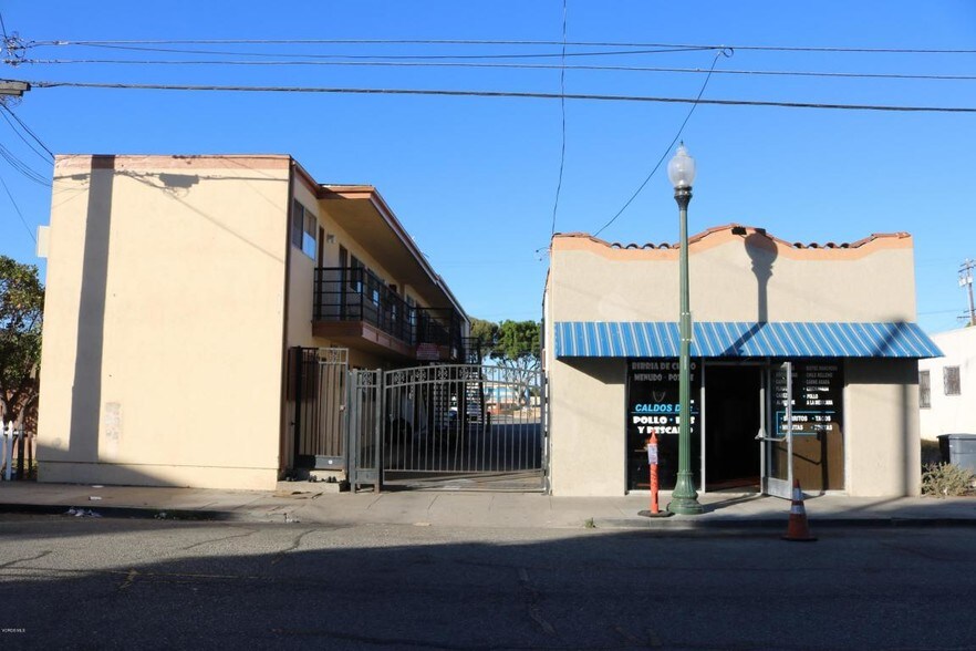 633 Meta St, Oxnard, CA à vendre - Photo de l’immeuble – Image 3 sur 13