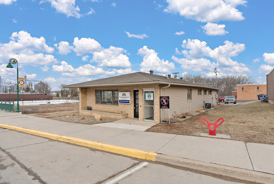 101 S Main St, Pine Island, MN à vendre - Photo de l’immeuble – Image 2 sur 45