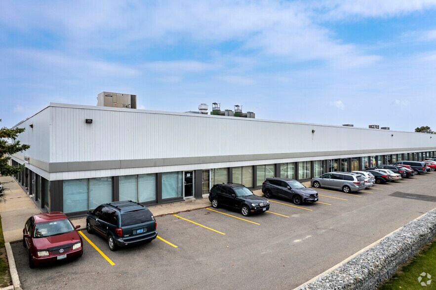240 Viceroy Rd, Vaughan, ON à louer - Photo de l’immeuble – Image 2 sur 5