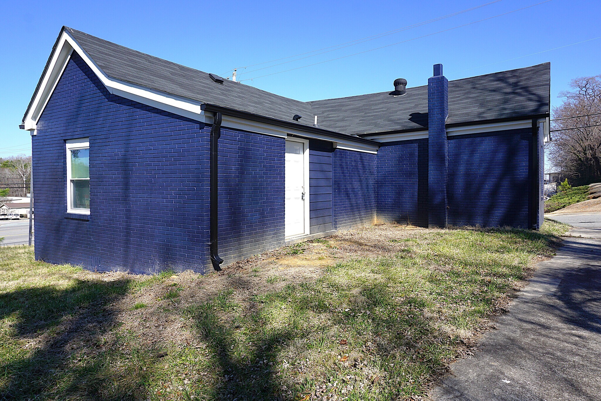 109 Walker St, Roxboro, NC à louer Photo principale– Image 1 sur 11