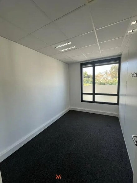 Bureau dans Saint-Germain-en-Laye à louer - Photo de l’immeuble – Image 3 sur 10