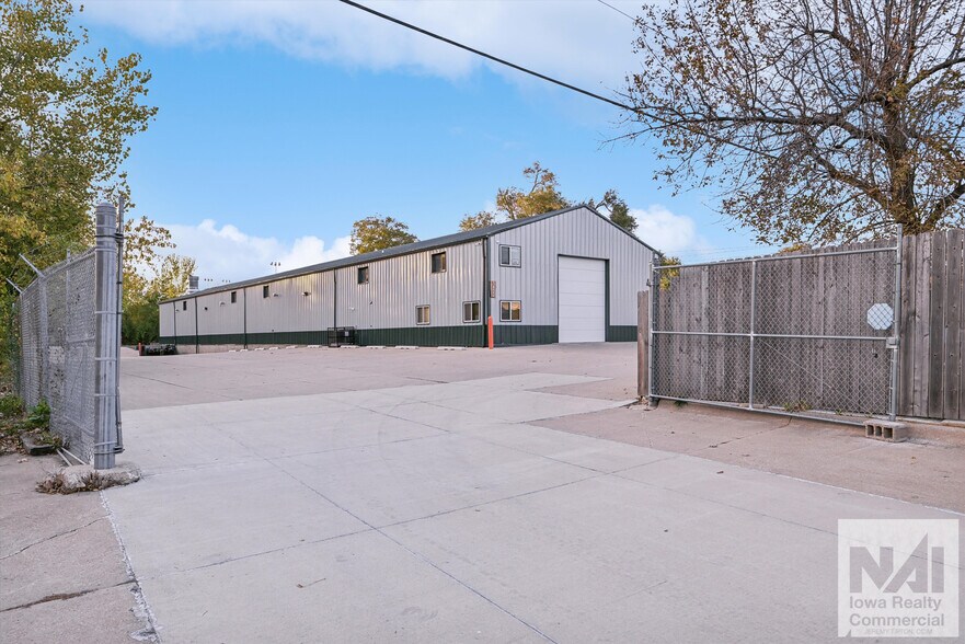 1402 SW 18th St, Cedar Rapids, IA à vendre - Photo principale – Image 1 sur 31