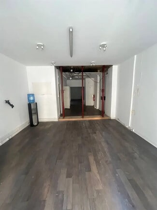 Plus de détails pour Local commercial à louer