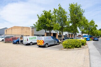 Plus de détails pour Fleming Way, Crawley - Industriel/Logistique à louer