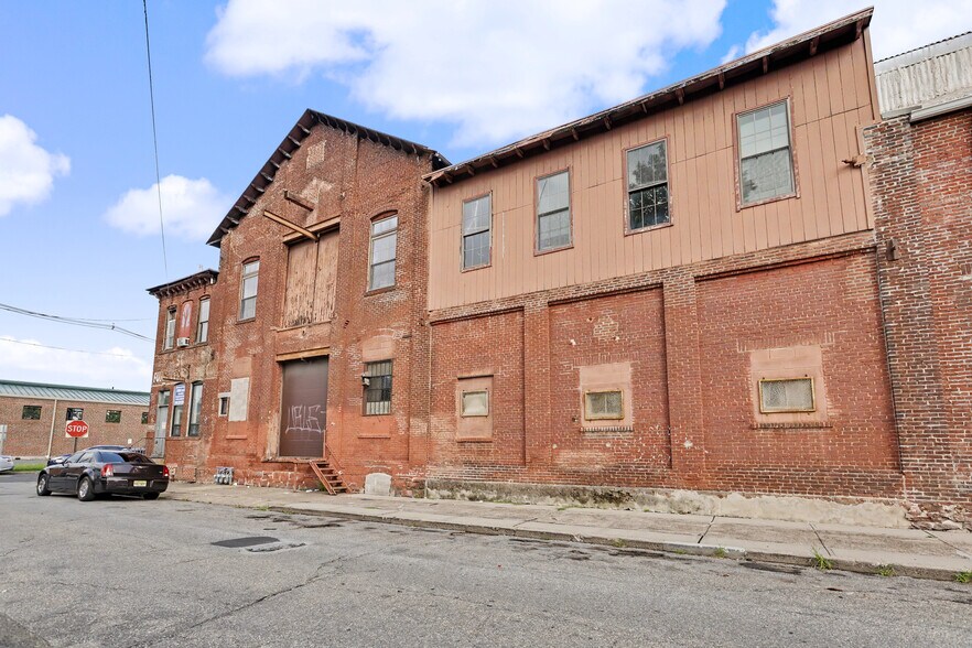 2 Pearl St, Trenton, NJ à louer - Photo de l’immeuble – Image 2 sur 15