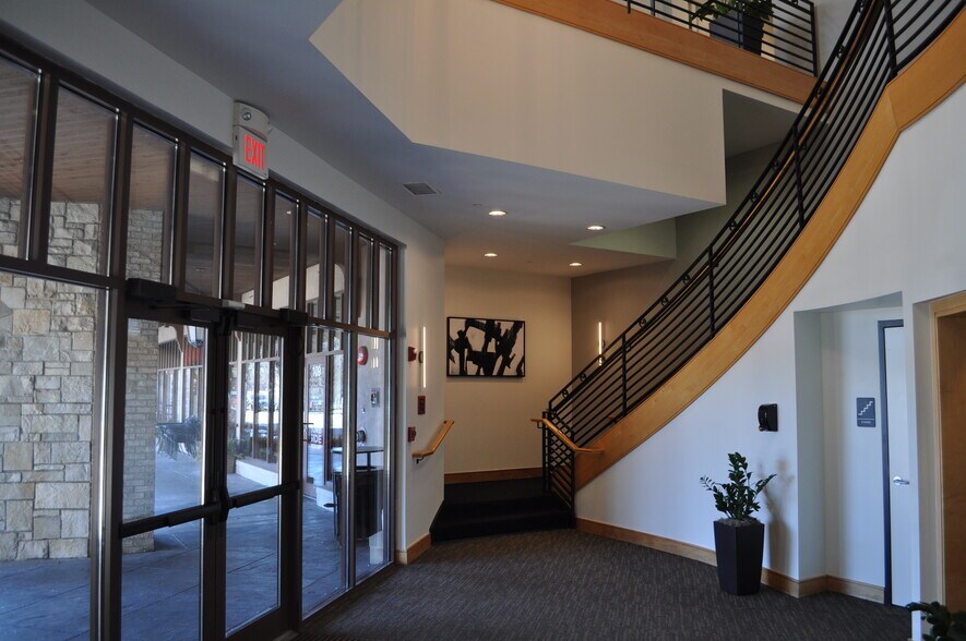 840 S Waukegan Rd, Lake Forest, IL à louer - Hall d’entrée – Image 2 sur 7