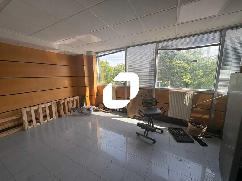 Bureau dans Chatou à louer - Photo de l’immeuble – Image 3 sur 4