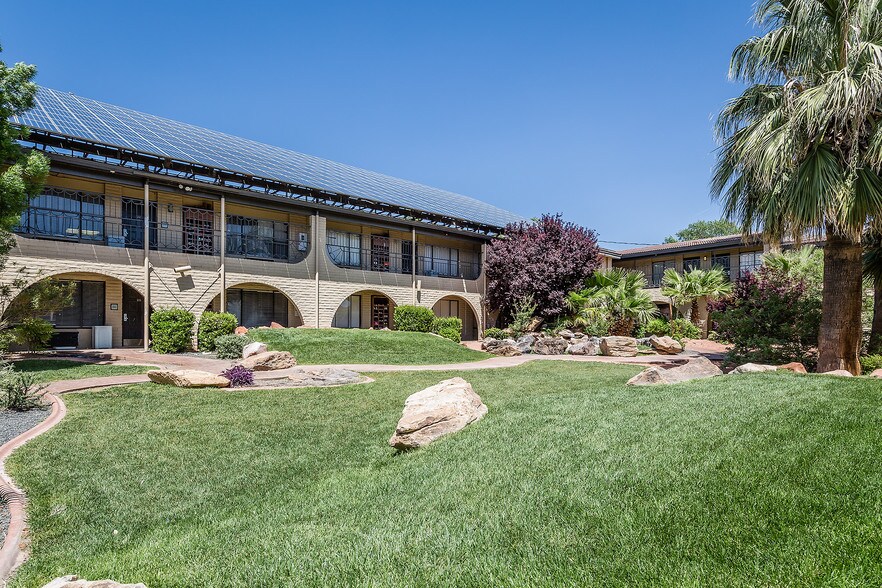 747 E Saint George Blvd, St George, UT à louer - Photo de l’immeuble – Image 2 sur 7