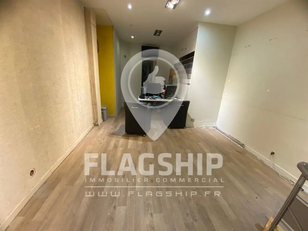 Local commercial dans Paris à vendre Photo de l’immeuble– Image 1 sur 8