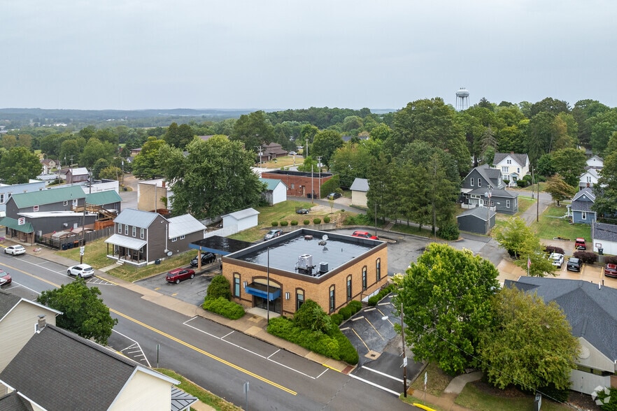 24 S Main St, Thornville, OH à vendre - Photo de l’immeuble – Image 3 sur 8