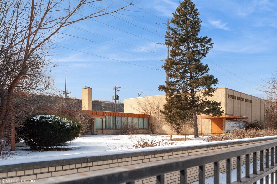 9350 S South Chicago Ave, Chicago, IL à vendre - Photo de l’immeuble – Image 1 sur 23