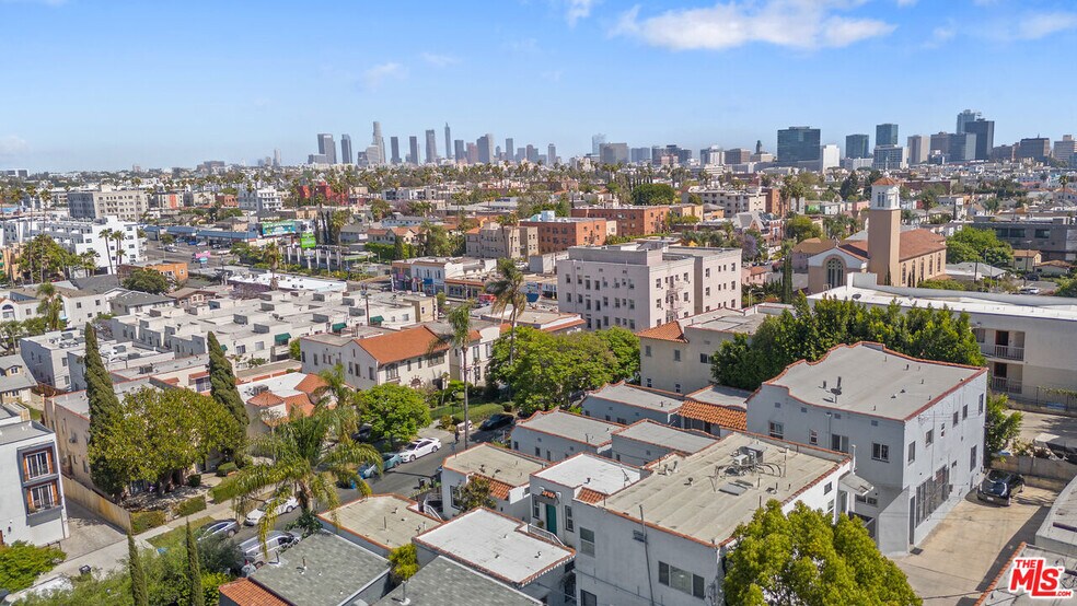 329 N Alexandria Ave, Los Angeles, CA à vendre - Photo de l’immeuble – Image 2 sur 28
