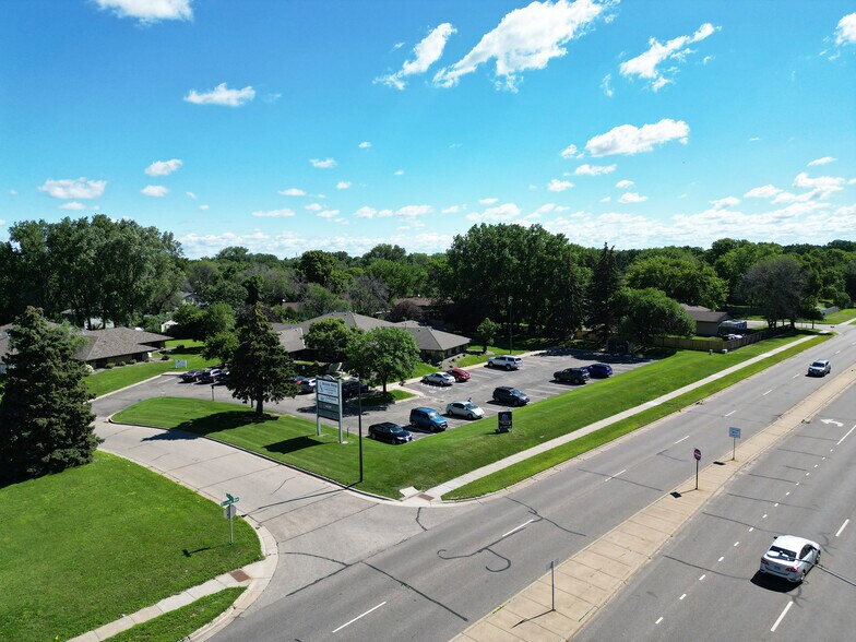 6800 78th Ave N, Brooklyn Park, MN à louer - Photo de l’immeuble – Image 3 sur 15