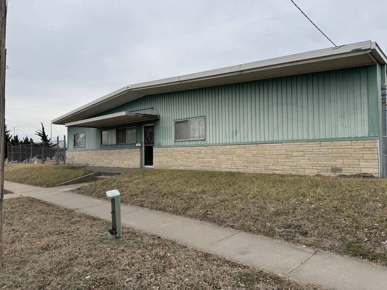 225 NW Curtis St, Topeka, KS à vendre - Photo principale – Image 1 sur 16