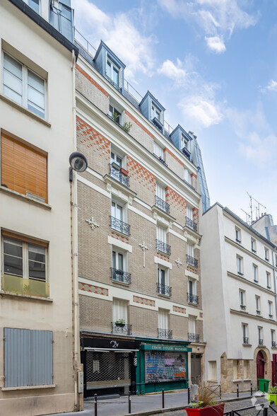 Immeuble residentiel dans Paris à vendre - Photo principale – Image 1 sur 1