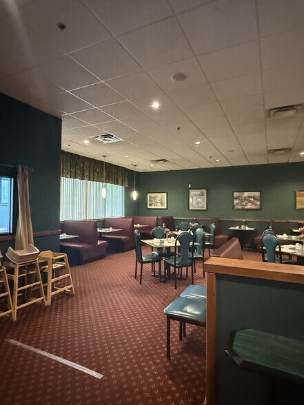 1001-1035 Commerce Blvd, Dickson City, PA à vendre - Photo de l’immeuble – Image 3 sur 28