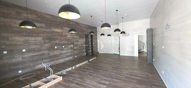 Plus de détails pour 1 Route D'Ozoir, Roissy-en-Brie - Local commercial à louer