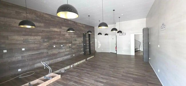 Plus de détails pour Local commercial, Local d'activités à louer