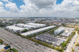 7866 NW 46th St, Doral, FL - VUE AÉRIENNE  vue de carte