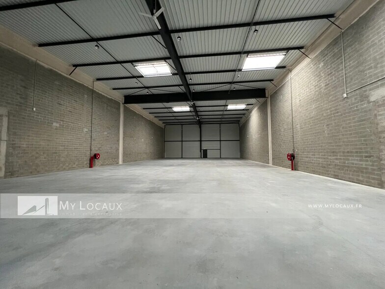 Industriel/Logistique dans SAINT-OUEN-L'AUMONE à louer - Photo de l’immeuble – Image 3 sur 6