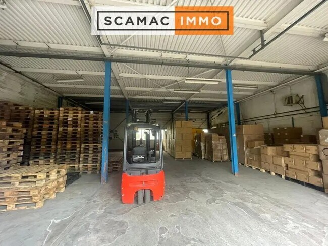 Plus de détails pour Industriel/Logistique à louer