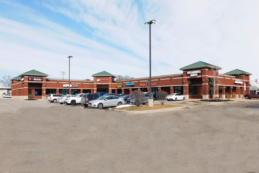 3171-3187 Fort St, Wyandotte, MI à louer - Photo de l’immeuble – Image 1 sur 6