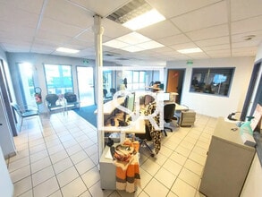 Bureau dans Clermont-Ferrand à vendre Photo intérieure– Image 2 sur 8