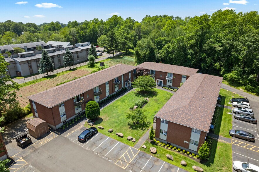 162-164 Coe Ave, East Haven, CT à vendre - Photo de l’immeuble – Image 3 sur 23