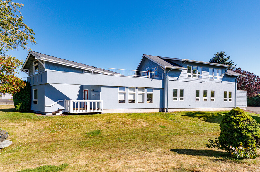 35 SE Ely St, Oak Harbor, WA à vendre - Photo principale – Image 1 sur 41