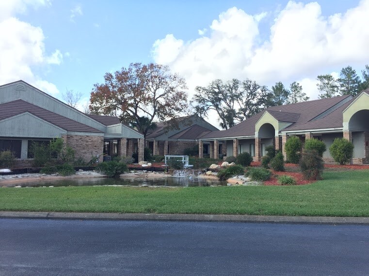 5327 Commercial Way, Spring Hill, FL à louer Photo principale– Image 1 sur 23