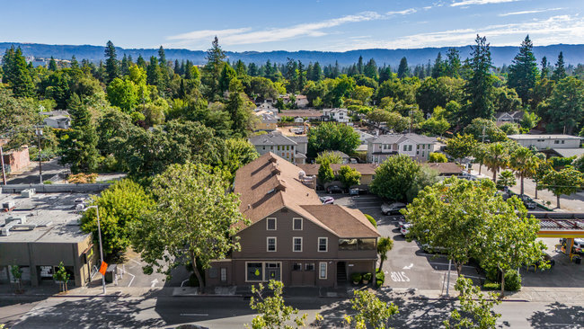 241 El Camino Real, Menlo Park, CA à vendre - Photo de l’immeuble – Image 1 sur 92