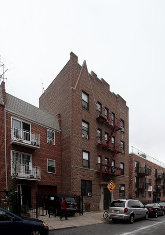 Plus de détails pour 39-12 62nd St, Woodside, NY - Logement à vendre