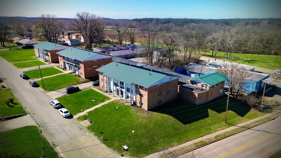 105 S Elder Ln, Decatur, IL à vendre - Photo de l’immeuble – Image 2 sur 16