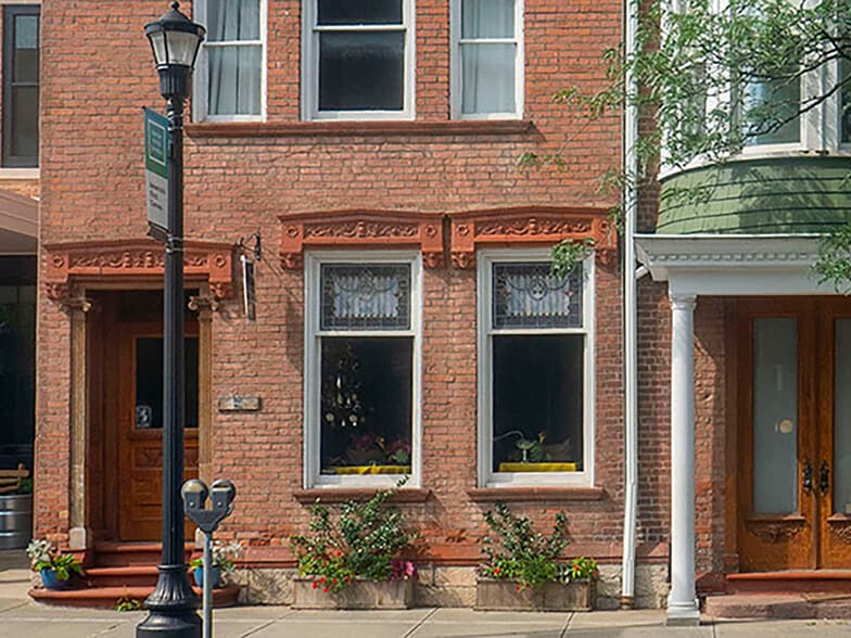 447 Warren St, Hudson, NY à louer - Photo de l’immeuble – Image 1 sur 8